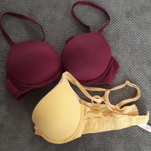 2 Victoria's Secret bras